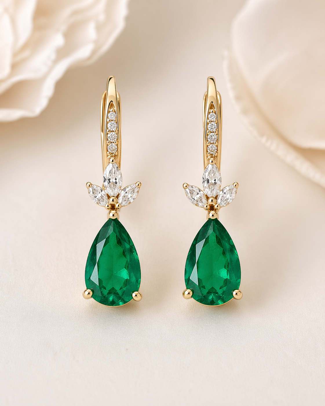 Emerald earring gallery image